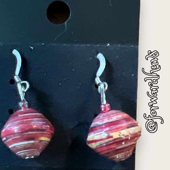 NWOT Handmade Red Mixed Colored Rolled Paper Bead Earrings - Picture 3 of 8